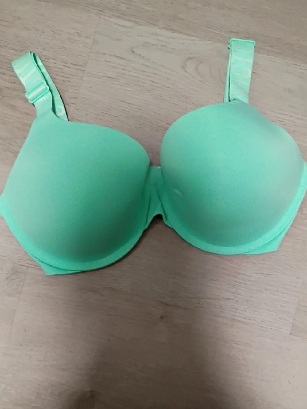 Victoria's Secret Mint Green Molded Wireless Bra